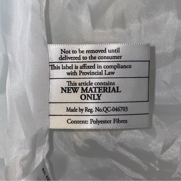 SOLD / Guess White Puffer Jacket - Picture 6 of 11